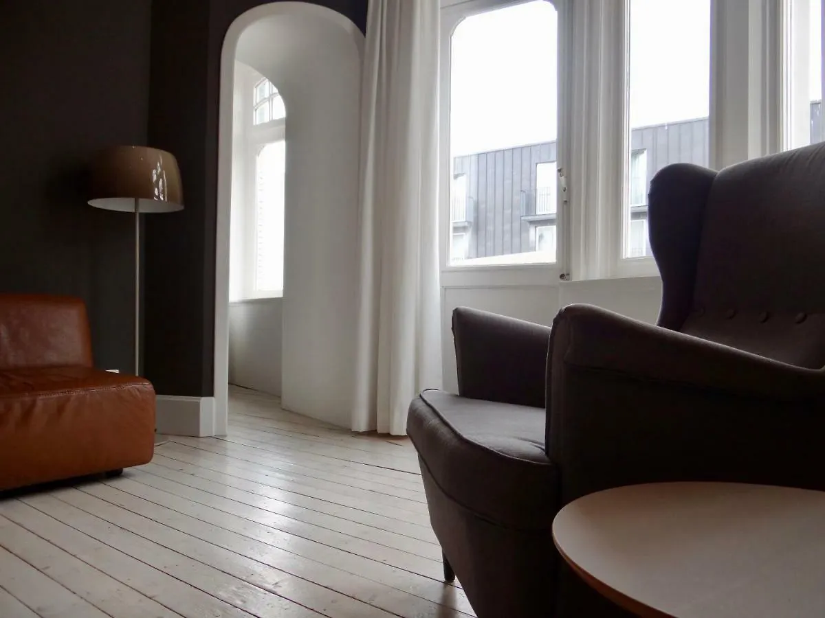 Holiday home Uniek Art Deco Herenhuis Ostend